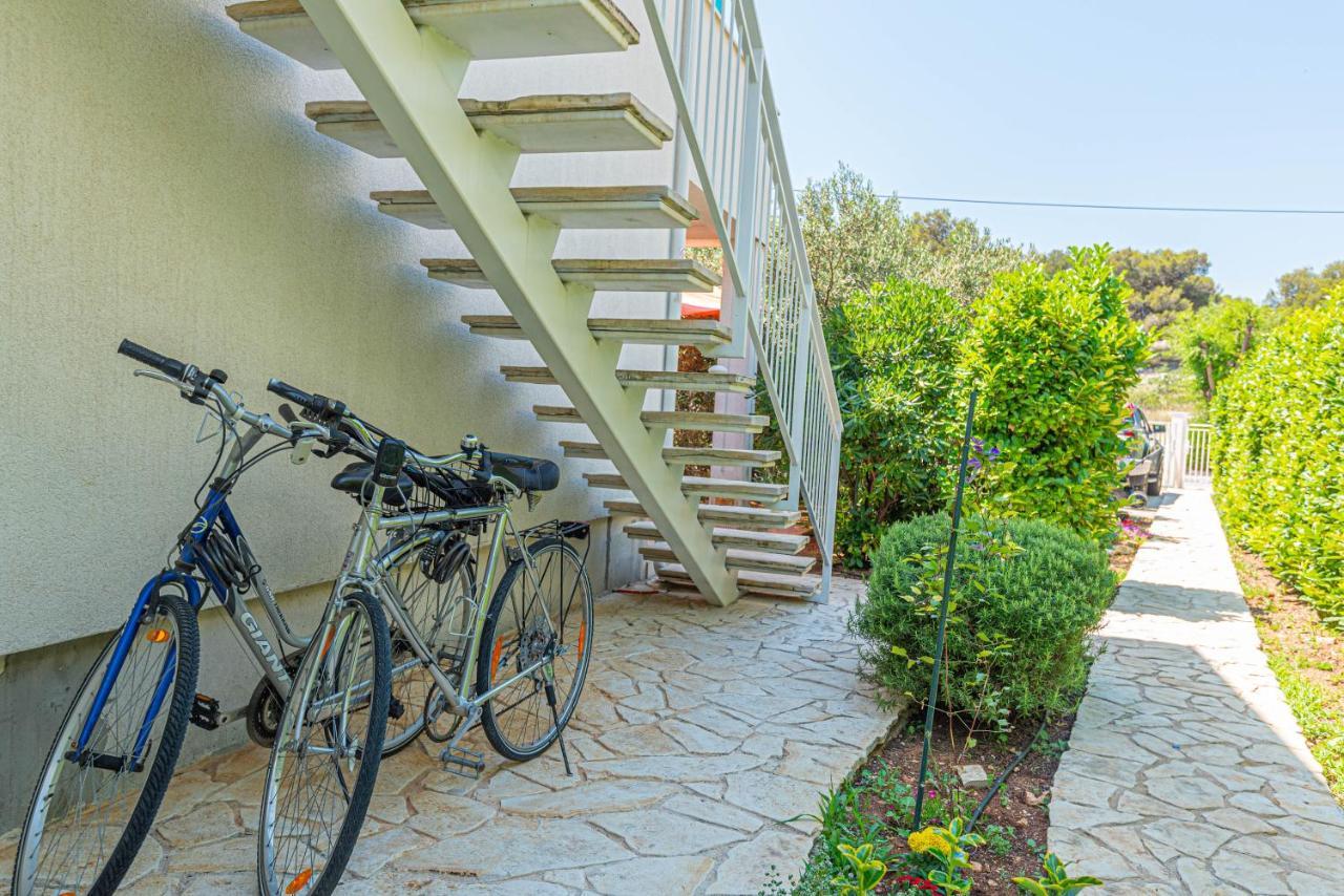 Apartments Villa Tribunj Tribalj Kültér fotó
