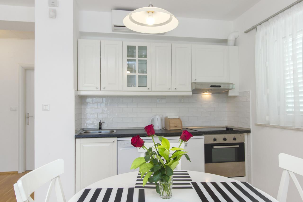 Apartments Villa Tribunj Tribalj Kültér fotó