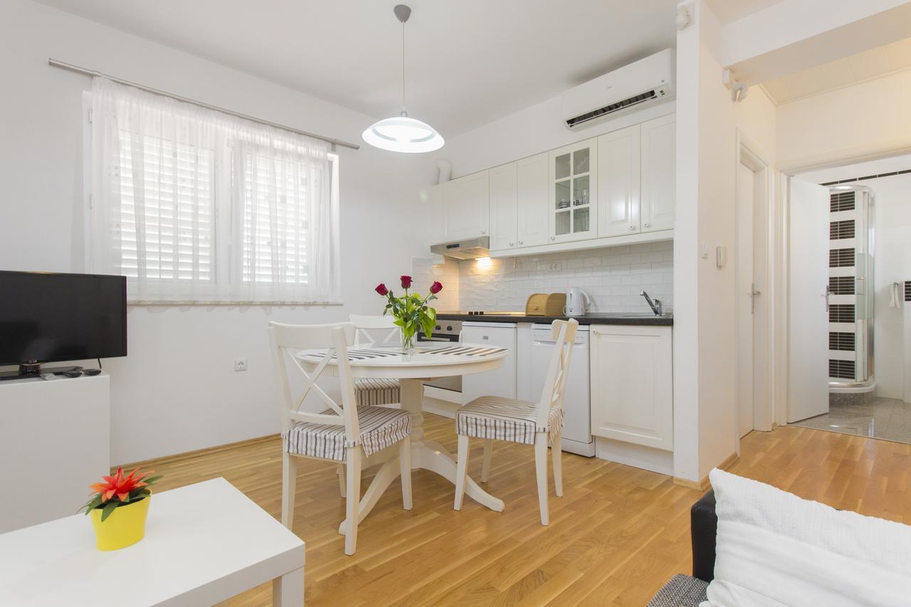 Apartments Villa Tribunj Tribalj Kültér fotó
