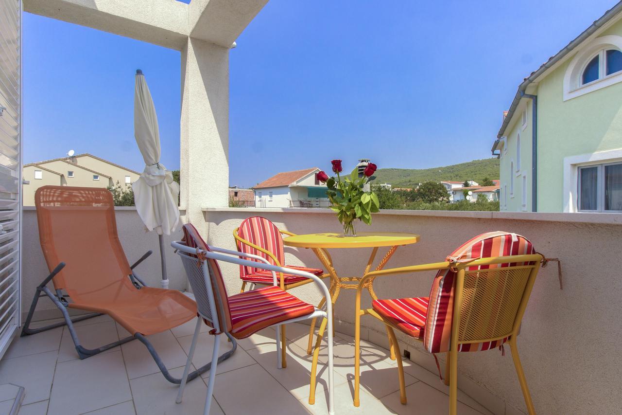 Apartments Villa Tribunj Tribalj Kültér fotó
