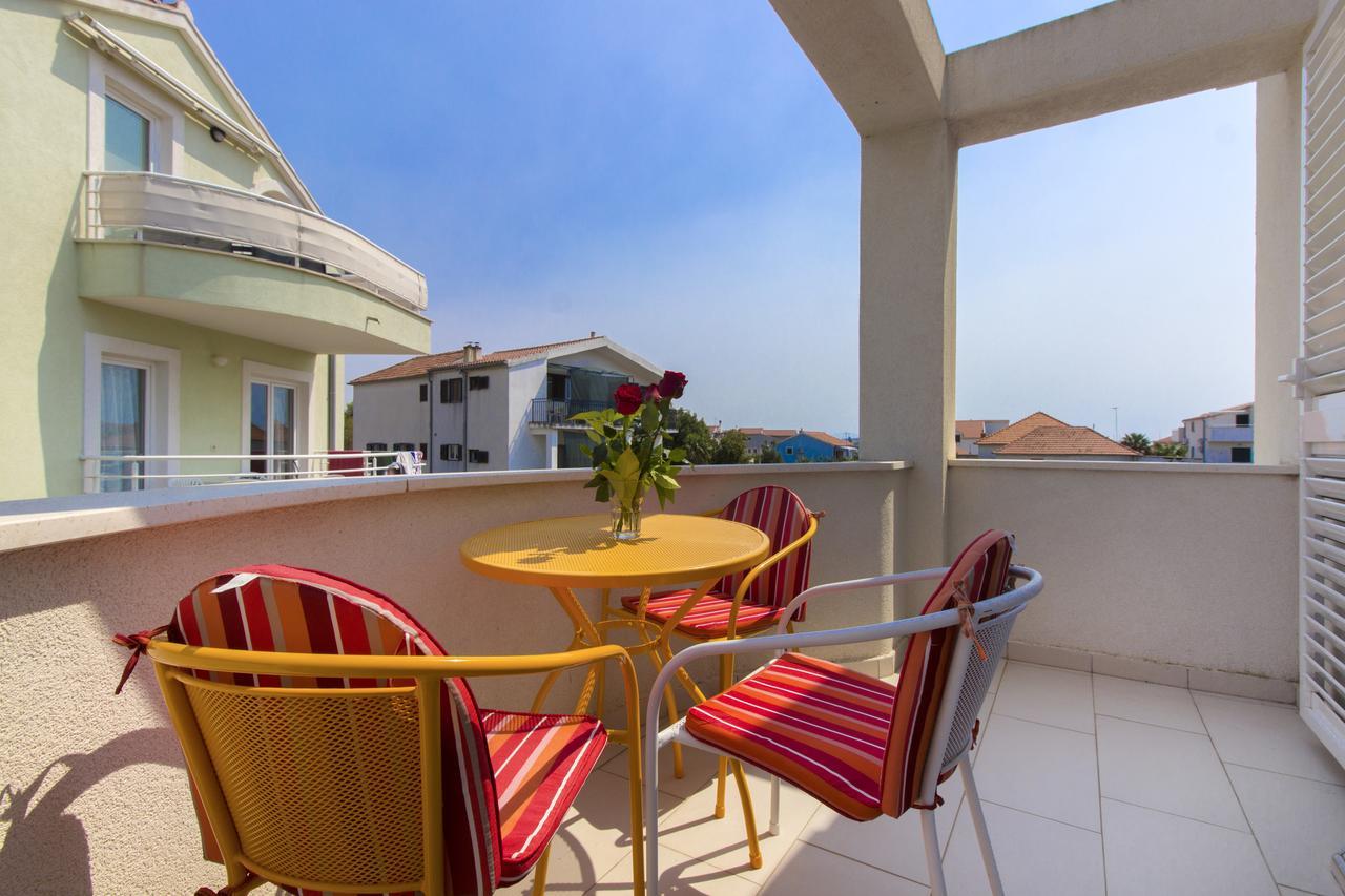 Apartments Villa Tribunj Tribalj Kültér fotó